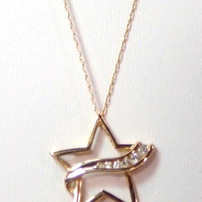 10k Gold Diamond Star Pendant Necklace